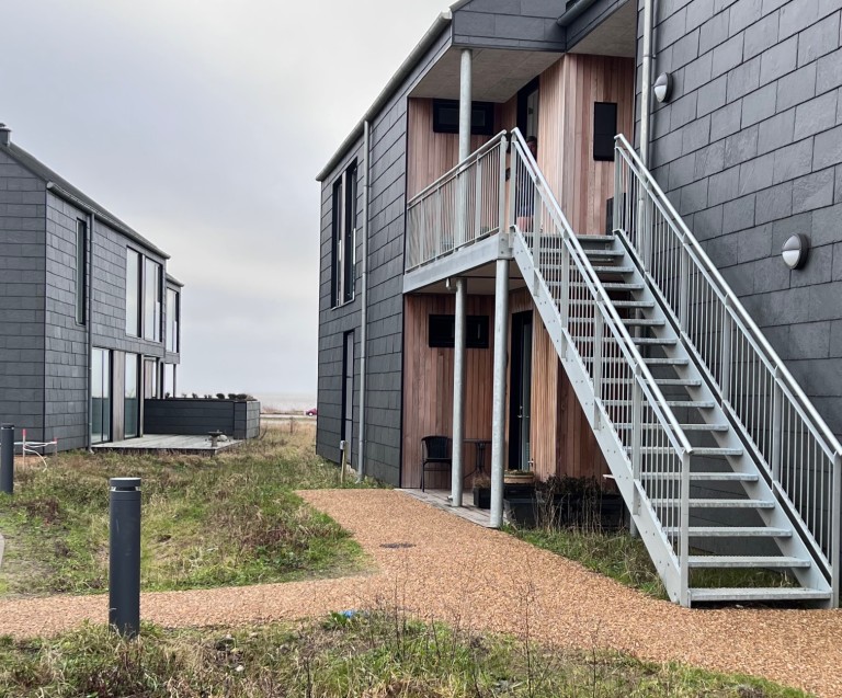 Plantebaseret og miljøvenlig stibelægning binder CO2