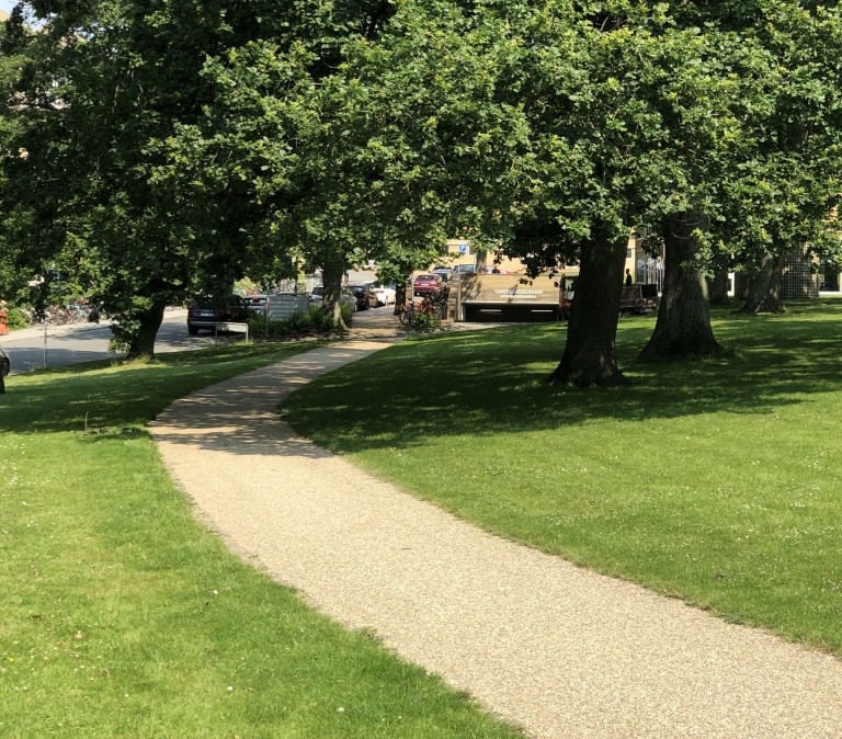 Belægninger til gangstier ved Aarhus Universitet