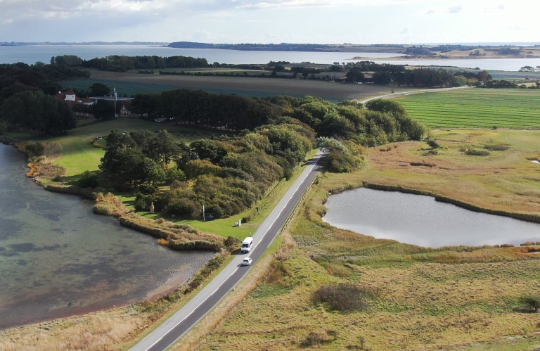 Tofarvet vejbelægning giver trafikanter bedre overblik