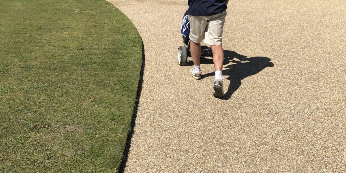 Brede stier gør det nemmere at komme ved golfklub