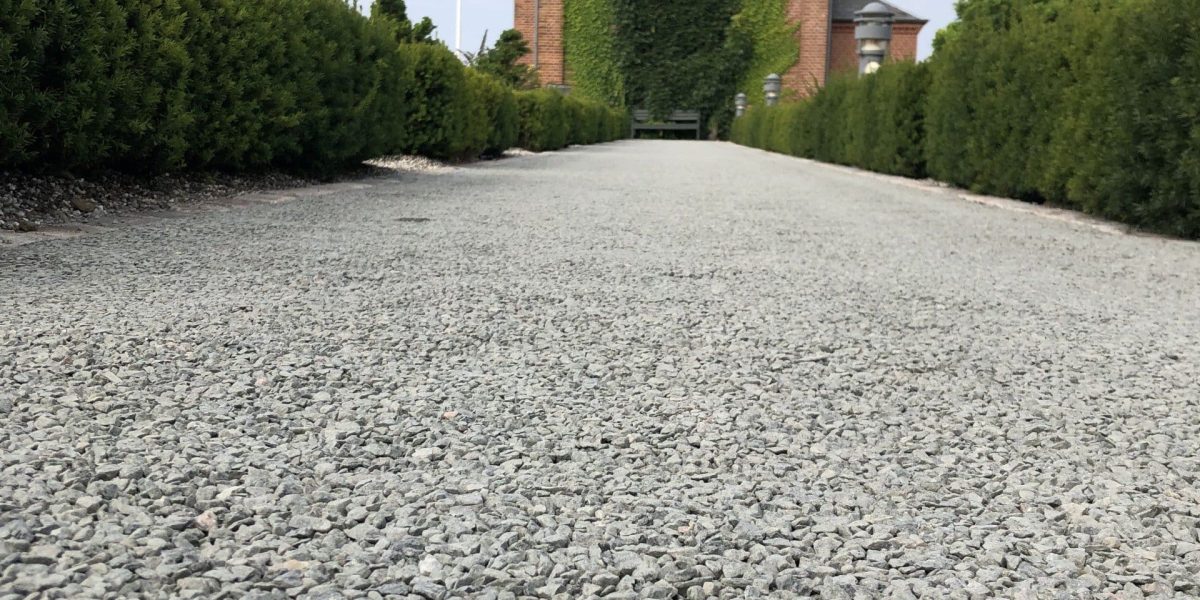Flotte, faste gangstier ved kirke