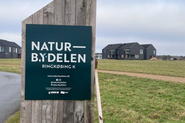 Stisystem med naturligt udtryk og miljøvenlig stibelægning