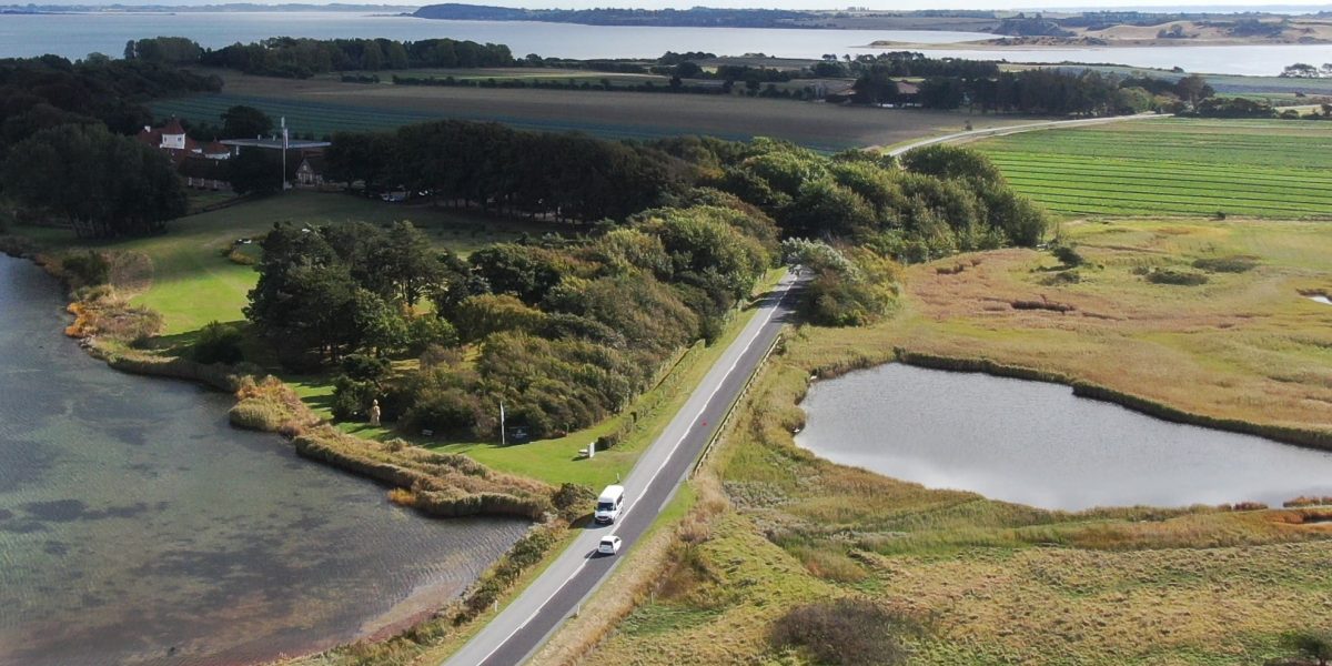 Tofarvet vejbelægning giver trafikanter bedre overblik